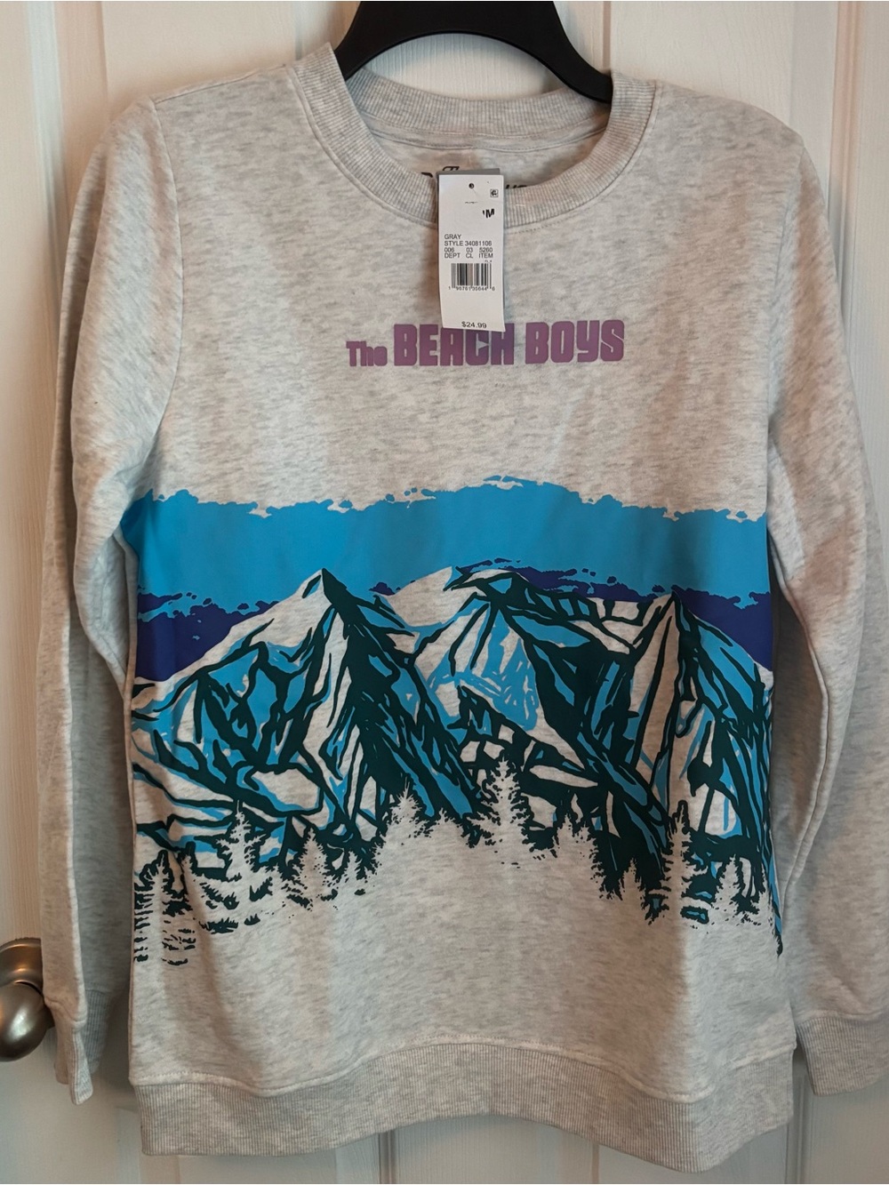 New The Beach Boys Size Medium Sweater